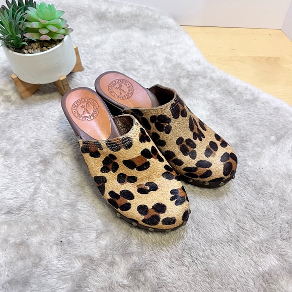 *Penelope Chilvers  | Leopard Print Pony Mid Heel Clogs from Anthropologie Sz 6 - Picture 6 of 15
